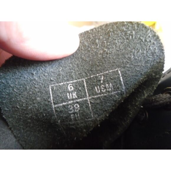 Dr Marten's Doc Marten's 1460 combat boots size 8 Womens size 7 Mens - Picture 6 of 7